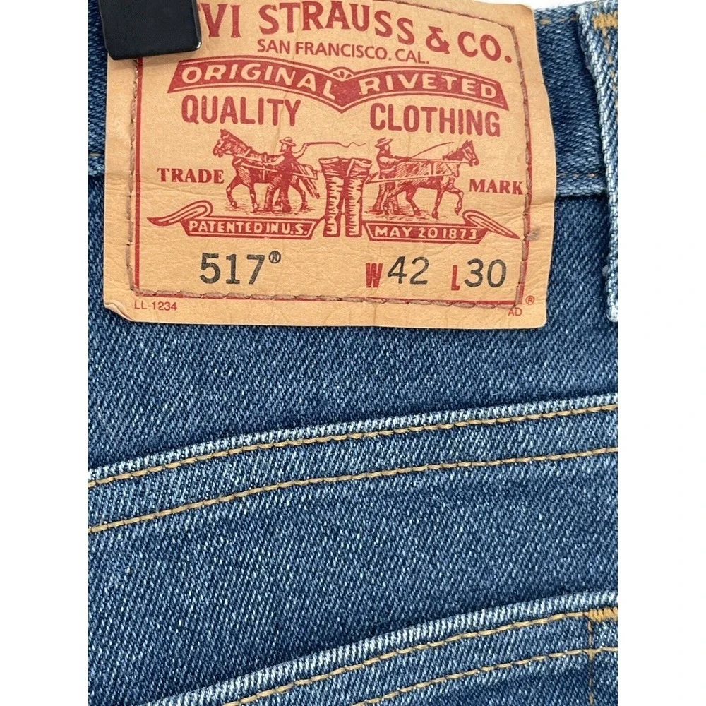 Levis levis red